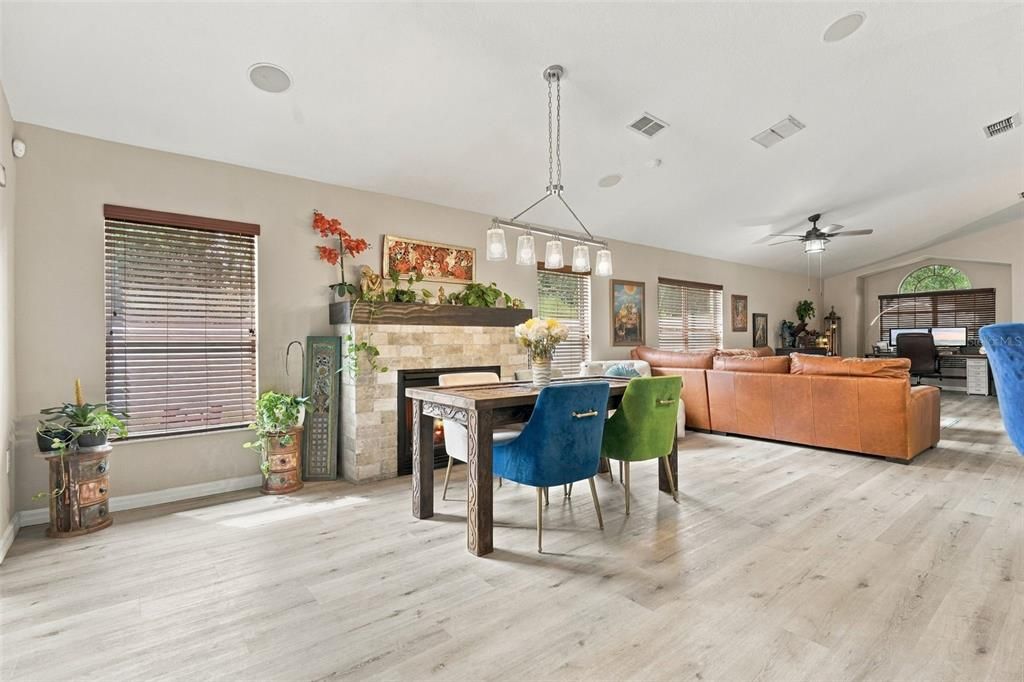 For Sale: $399,900 (3 beds, 2 baths, 1841 Square Feet)