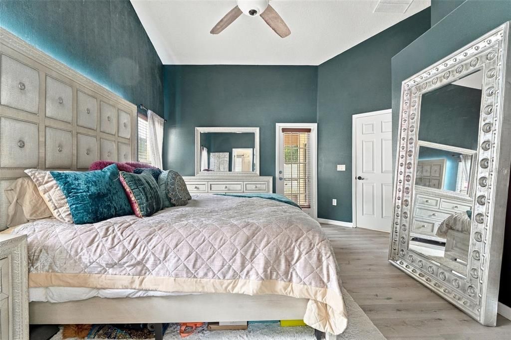 For Sale: $399,900 (3 beds, 2 baths, 1841 Square Feet)