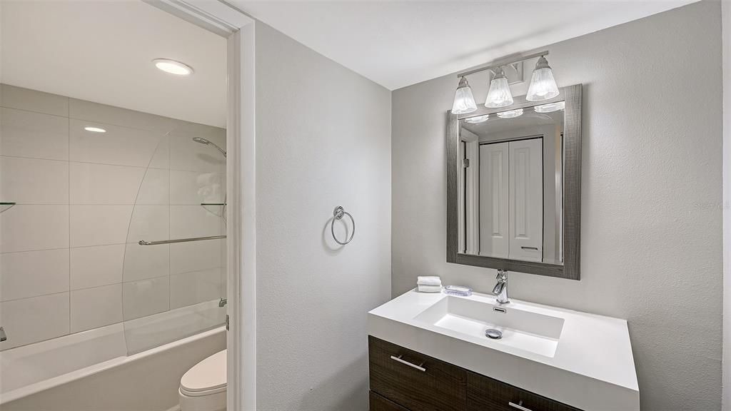 For Sale: $634,900 (2 beds, 2 baths, 1152 Square Feet)