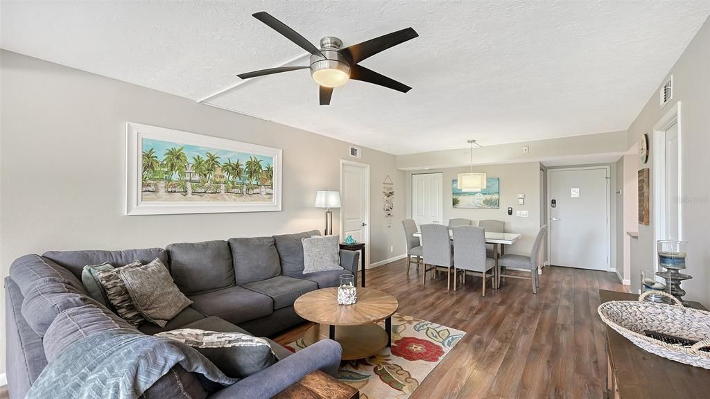 For Sale: $634,900 (2 beds, 2 baths, 1152 Square Feet)