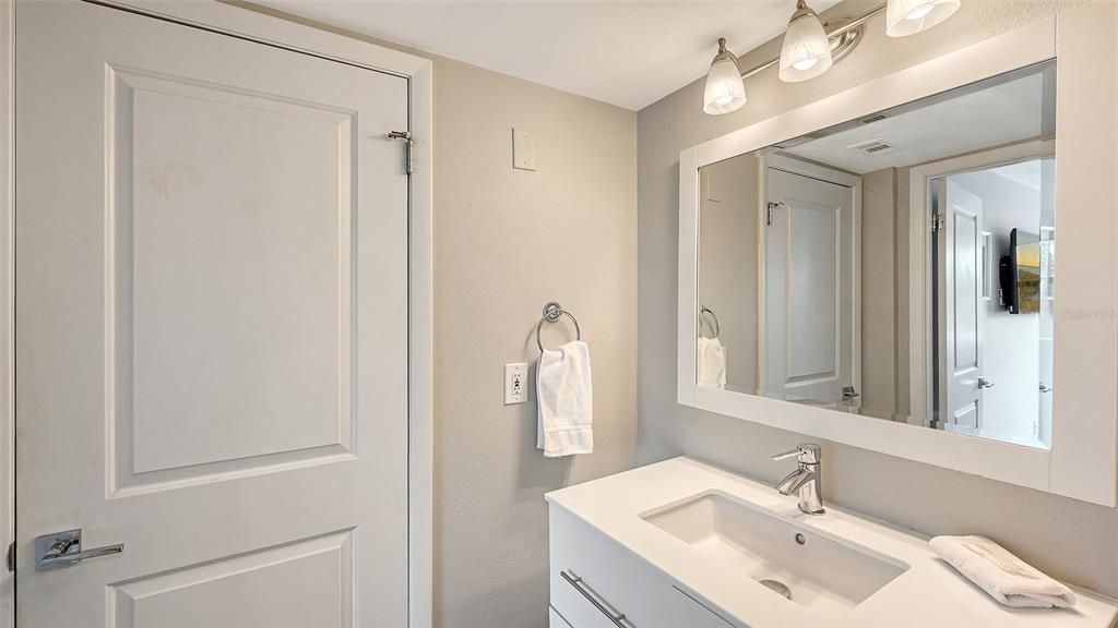 For Sale: $634,900 (2 beds, 2 baths, 1152 Square Feet)