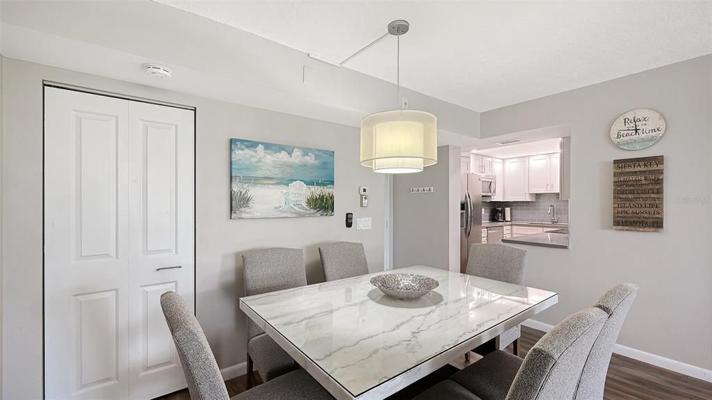 For Sale: $634,900 (2 beds, 2 baths, 1152 Square Feet)