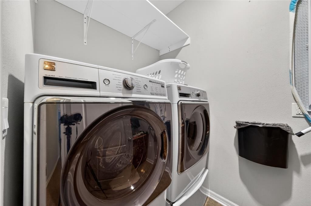 En Venta: $395,777 (4 camas, 3 baños, 2466 Pies cuadrados)