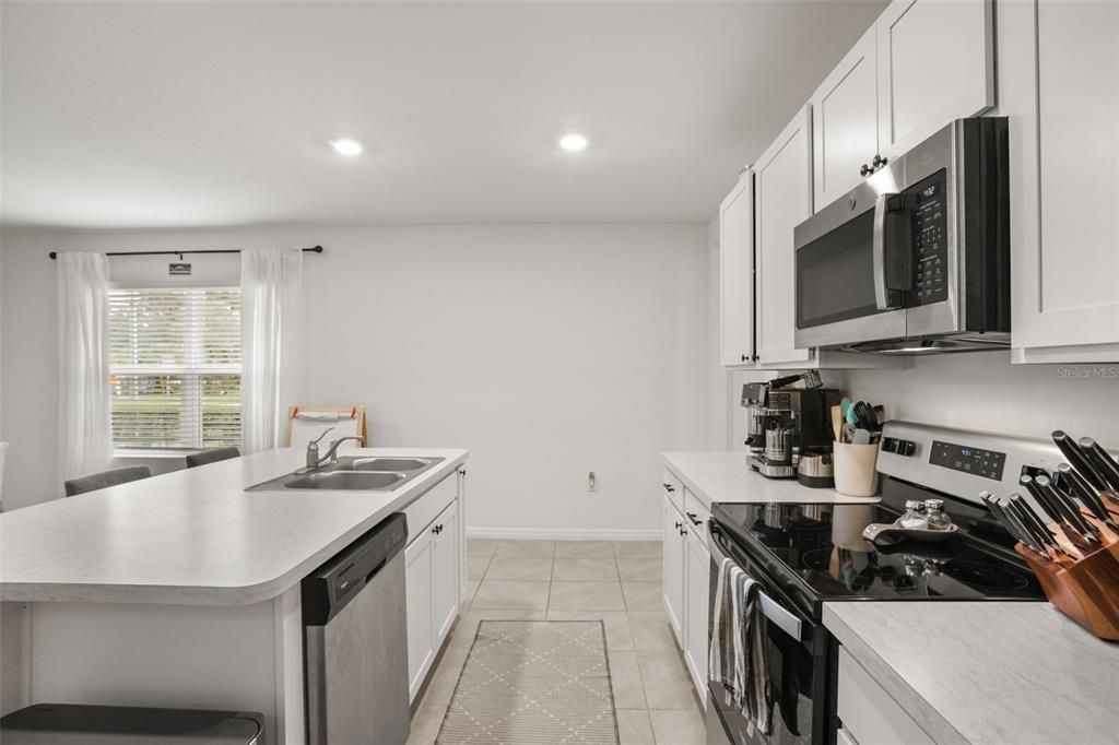 For Sale: $328,900 (3 beds, 2 baths, 1617 Square Feet)