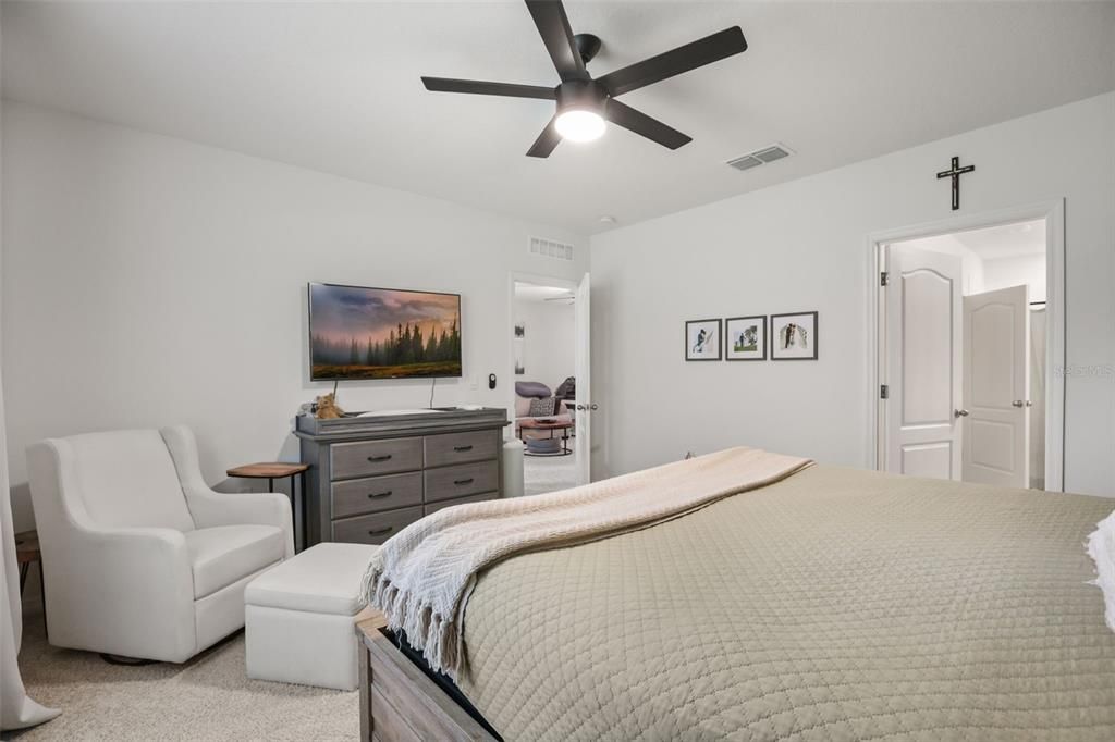 For Sale: $328,900 (3 beds, 2 baths, 1617 Square Feet)