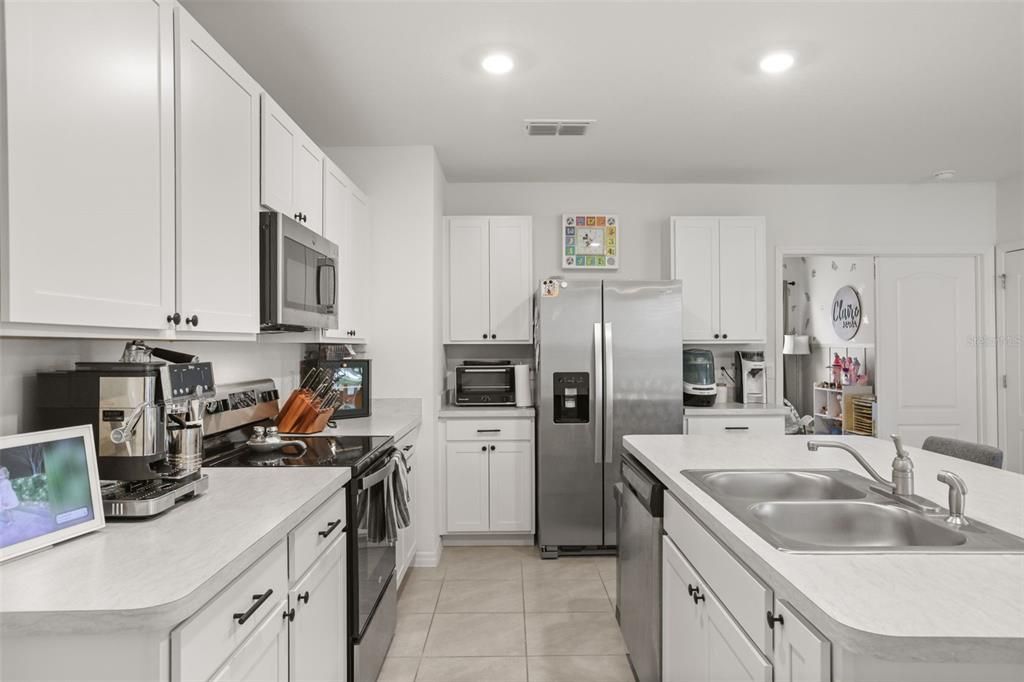 For Sale: $328,900 (3 beds, 2 baths, 1617 Square Feet)