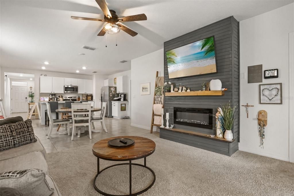 For Sale: $328,900 (3 beds, 2 baths, 1617 Square Feet)