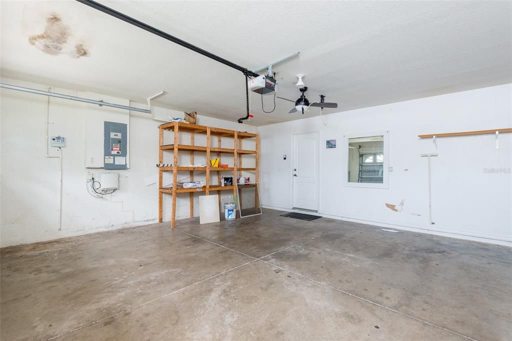 En Venta: $330,000 (4 camas, 2 baños, 1873 Pies cuadrados)