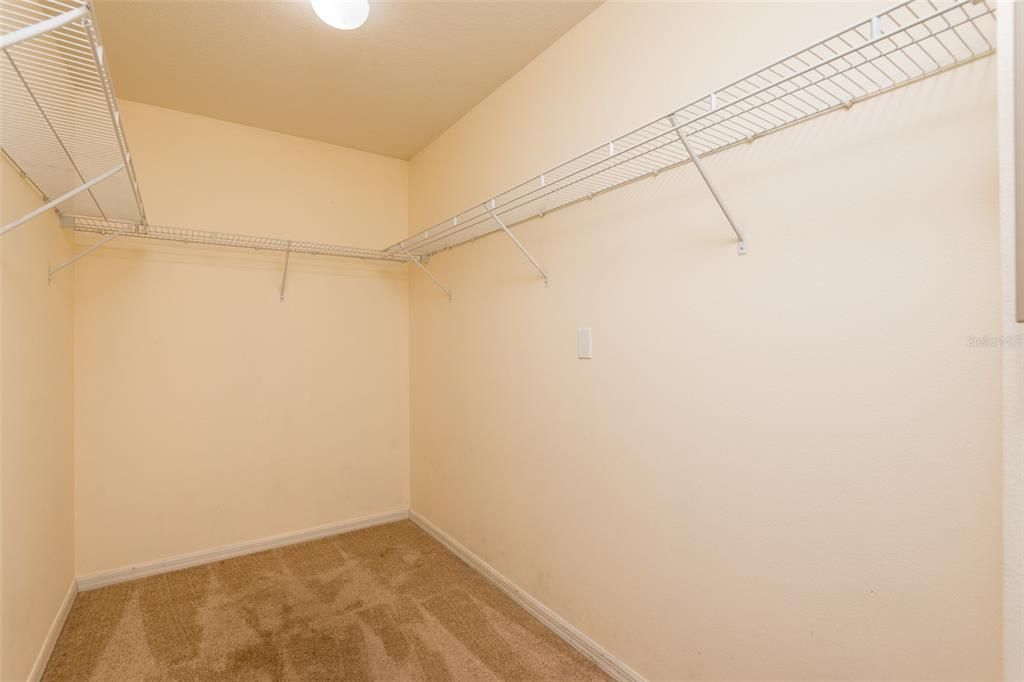 En Venta: $330,000 (4 camas, 2 baños, 1873 Pies cuadrados)