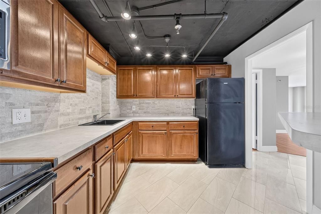 For Sale: $349,900 (2 beds, 2 baths, 1250 Square Feet)