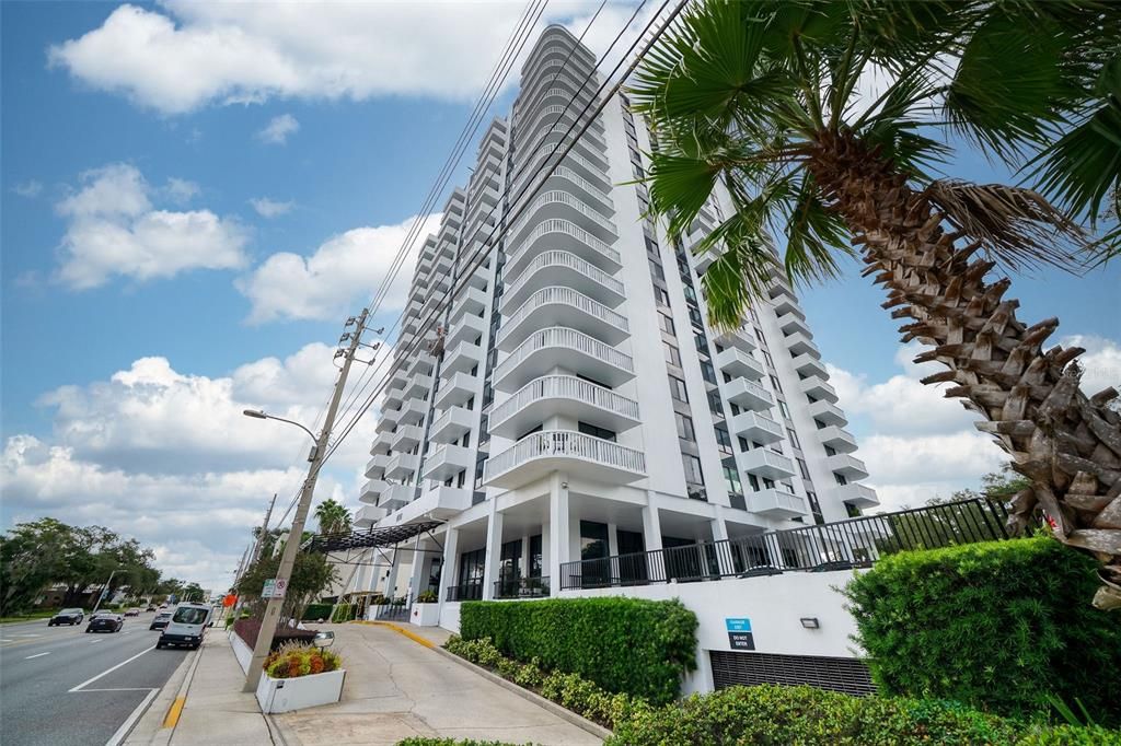 For Sale: $349,900 (2 beds, 2 baths, 1250 Square Feet)