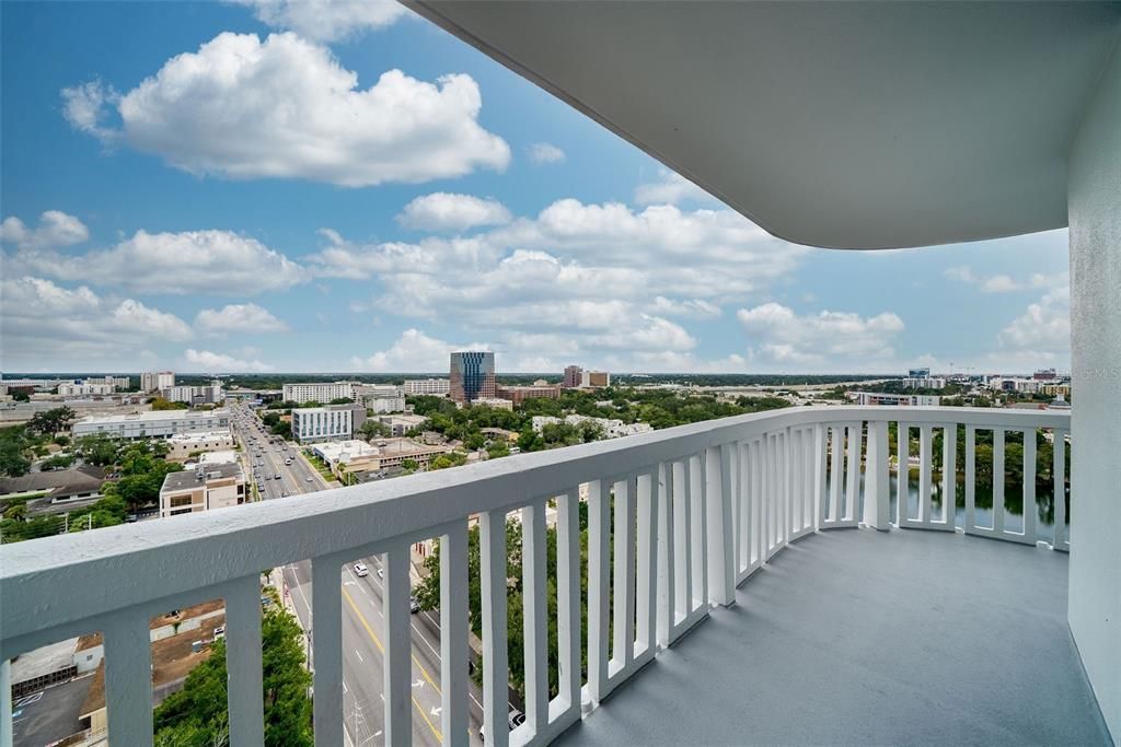For Sale: $349,900 (2 beds, 2 baths, 1250 Square Feet)