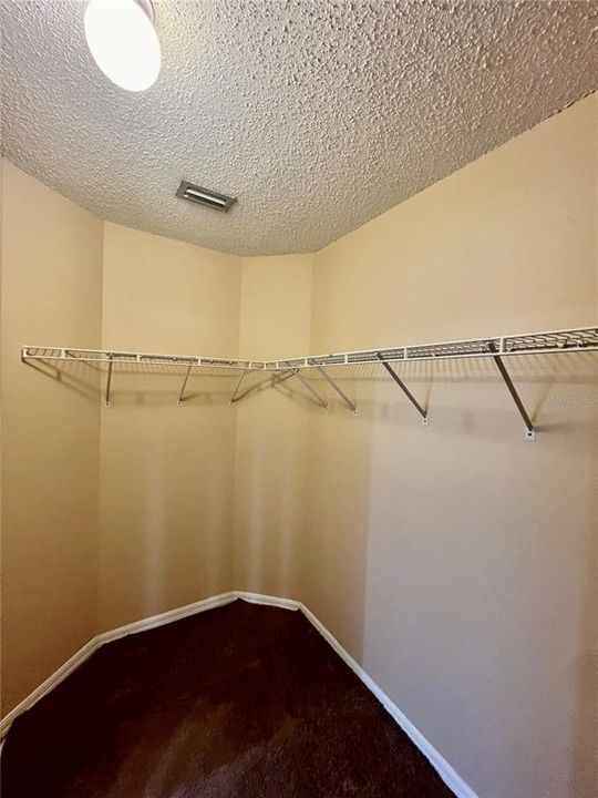 En Renta: $2,300 (4 camas, 2 baños, 2002 Pies cuadrados)