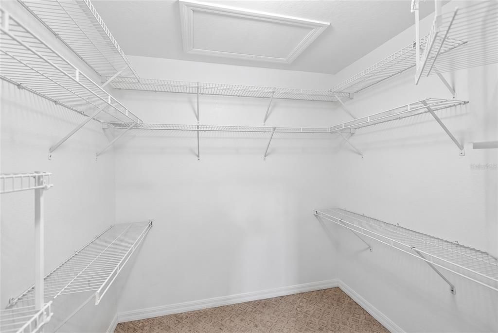 For Sale: $249,900 (2 beds, 2 baths, 1409 Square Feet)