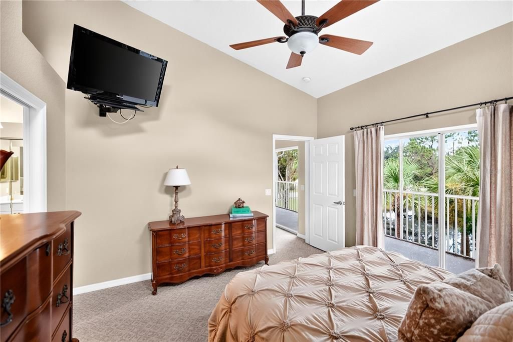 For Sale: $249,900 (2 beds, 2 baths, 1409 Square Feet)