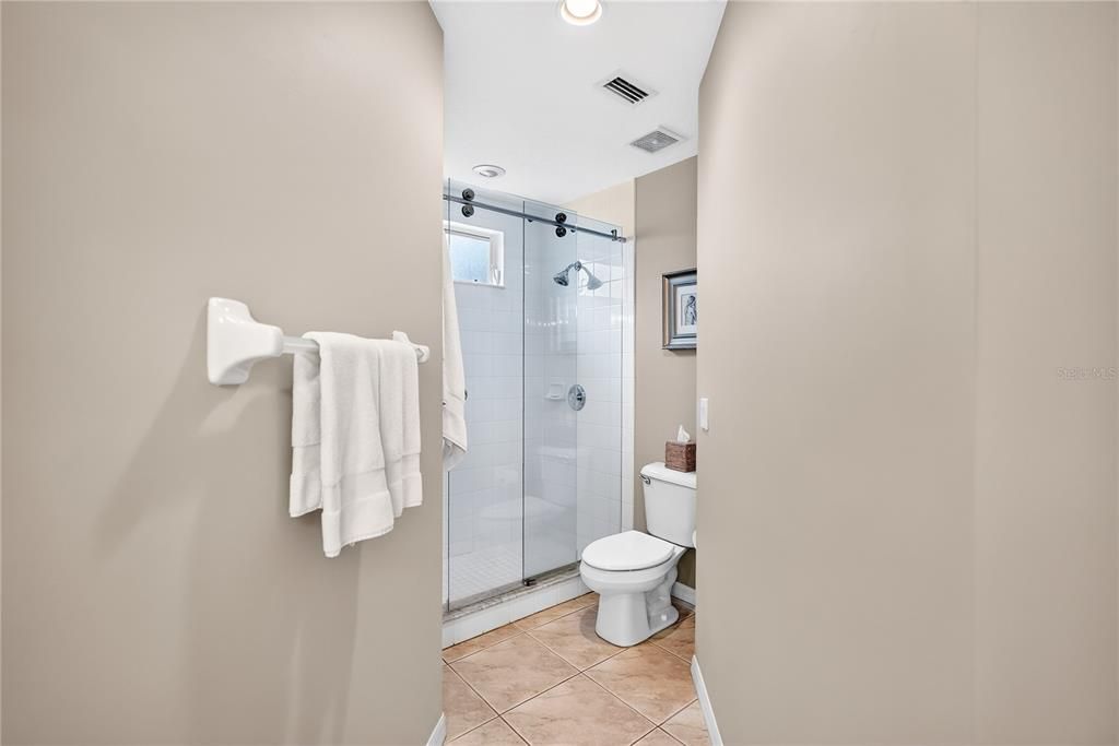 For Sale: $249,900 (2 beds, 2 baths, 1409 Square Feet)