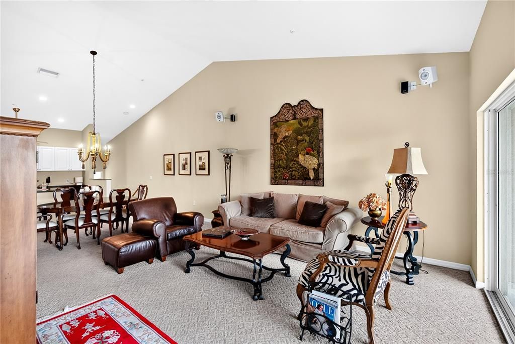 For Sale: $249,900 (2 beds, 2 baths, 1409 Square Feet)