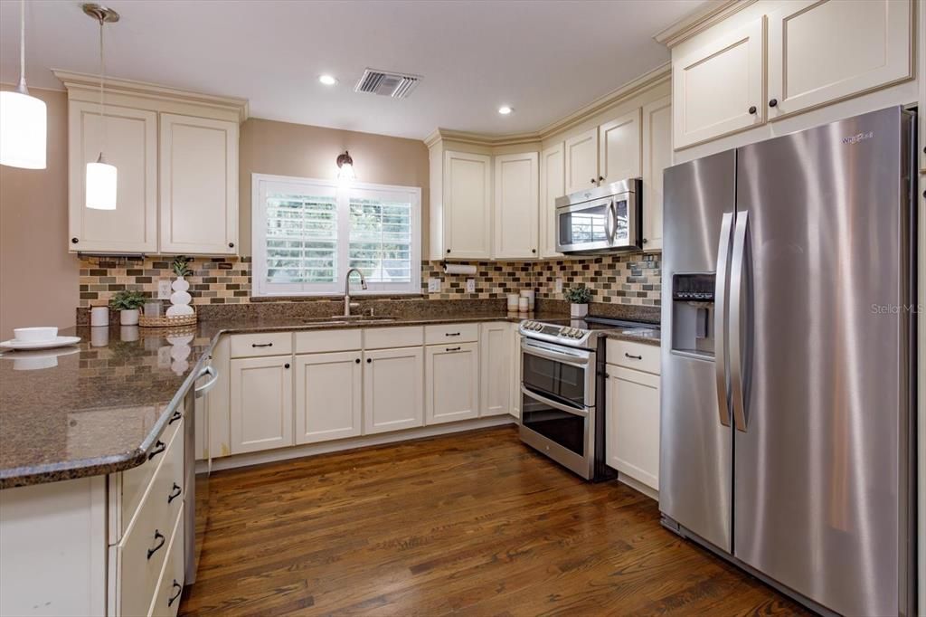 For Sale: $529,000 (3 beds, 2 baths, 1734 Square Feet)