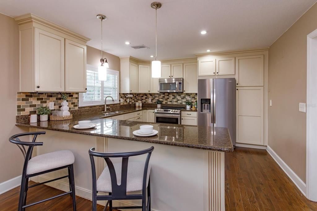 For Sale: $529,000 (3 beds, 2 baths, 1734 Square Feet)