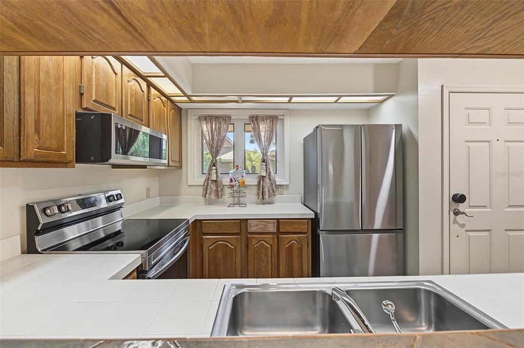 En Venta: $329,000 (3 camas, 2 baños, 1339 Pies cuadrados)