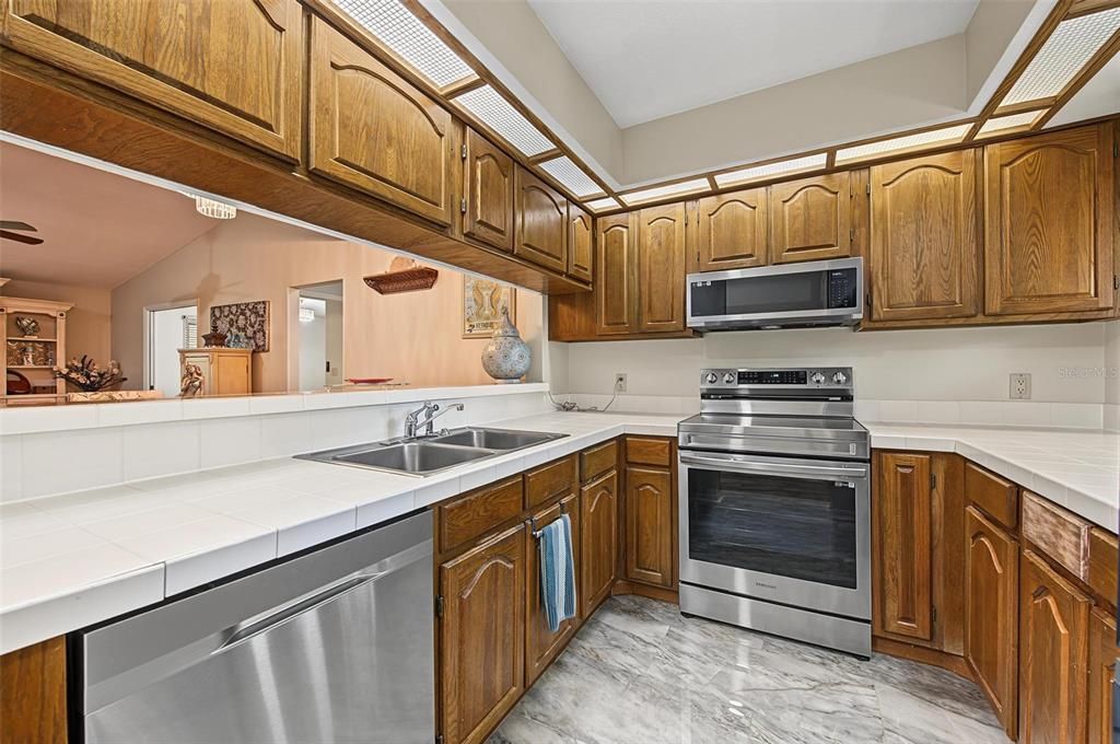 En Venta: $329,000 (3 camas, 2 baños, 1339 Pies cuadrados)