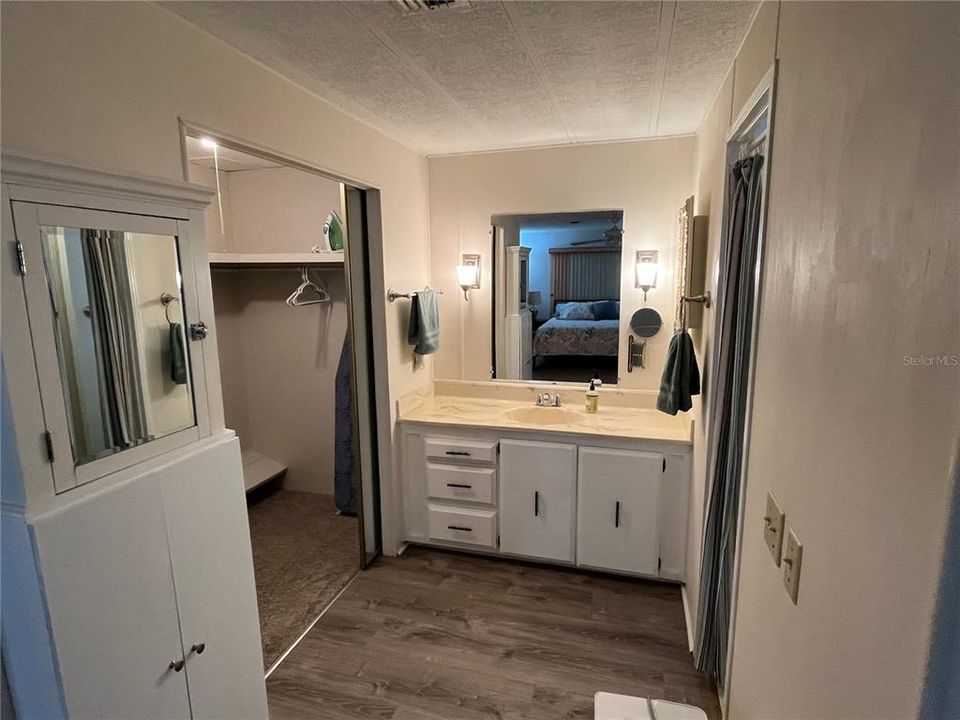 En Venta: $160,000 (2 camas, 2 baños, 1359 Pies cuadrados)
