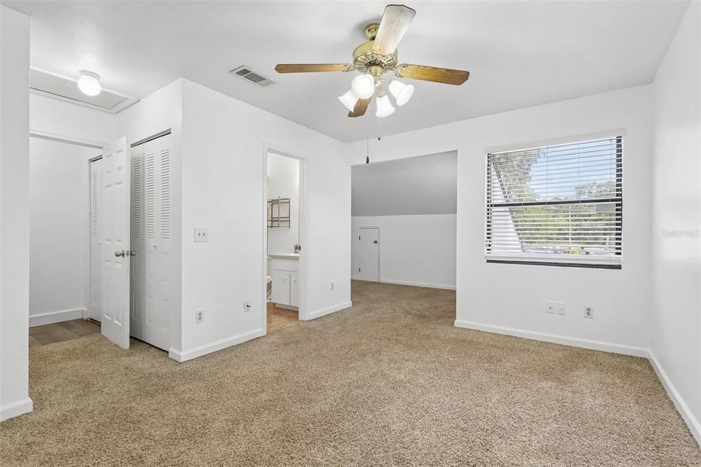 For Sale: $195,000 (2 beds, 2 baths, 1141 Square Feet)