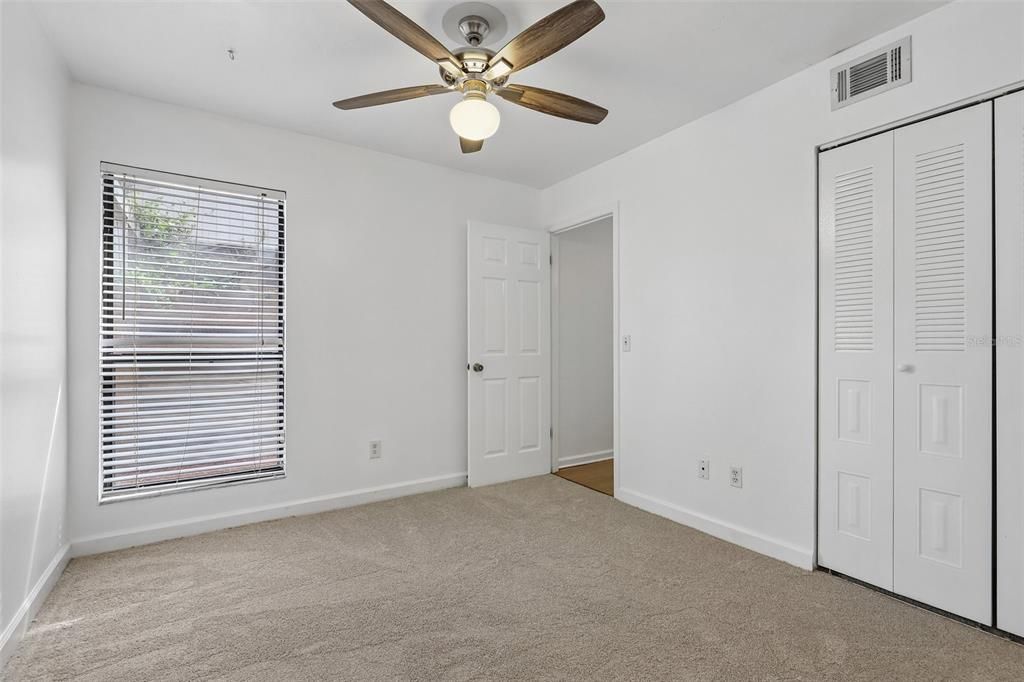 For Sale: $195,000 (2 beds, 2 baths, 1141 Square Feet)
