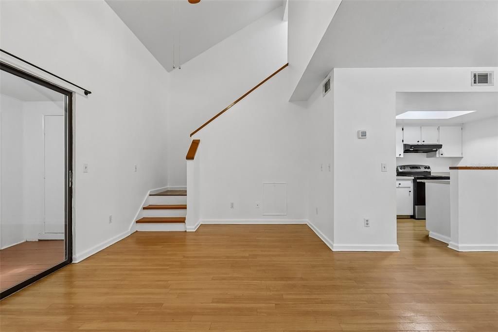 For Sale: $195,000 (2 beds, 2 baths, 1141 Square Feet)