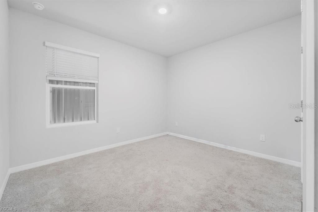 Activo con contrato: $300,000 (4 camas, 3 baños, 2015 Pies cuadrados)