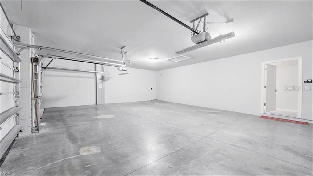 Activo con contrato: $300,000 (4 camas, 3 baños, 2015 Pies cuadrados)