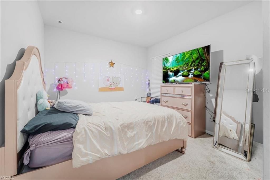 Activo con contrato: $300,000 (4 camas, 3 baños, 2015 Pies cuadrados)