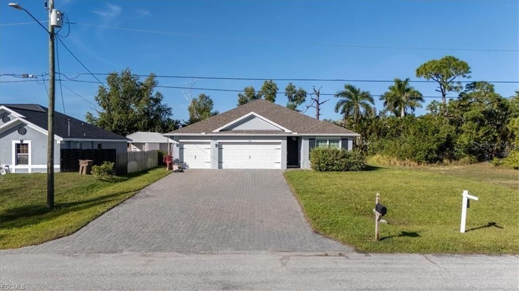 Activo con contrato: $300,000 (4 camas, 3 baños, 2015 Pies cuadrados)