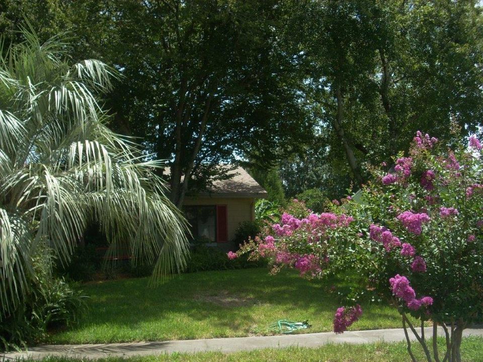 For Rent: $2,900 (3 beds, 2 baths, 1841 Square Feet)