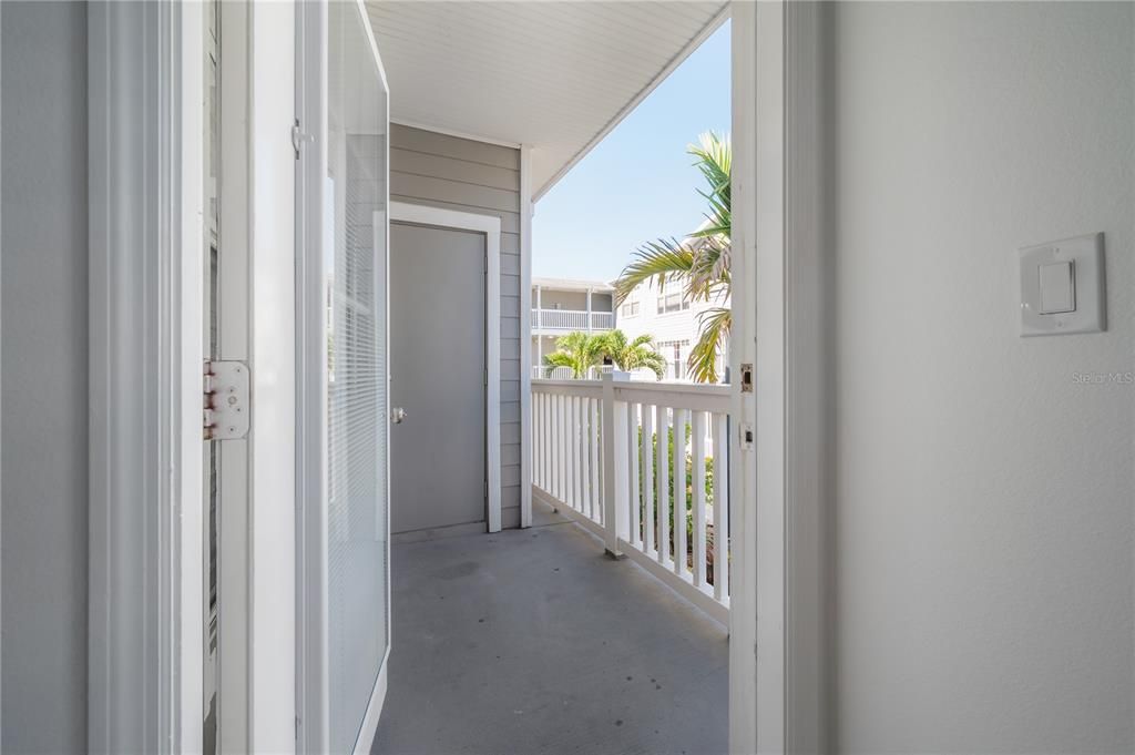 For Rent: $3,200 (2 beds, 2 baths, 938 Square Feet)