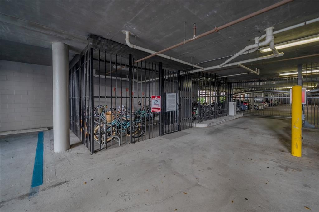 For Rent: $3,200 (2 beds, 2 baths, 938 Square Feet)
