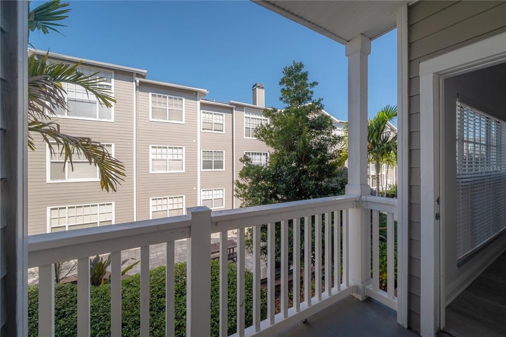 For Rent: $3,200 (2 beds, 2 baths, 938 Square Feet)