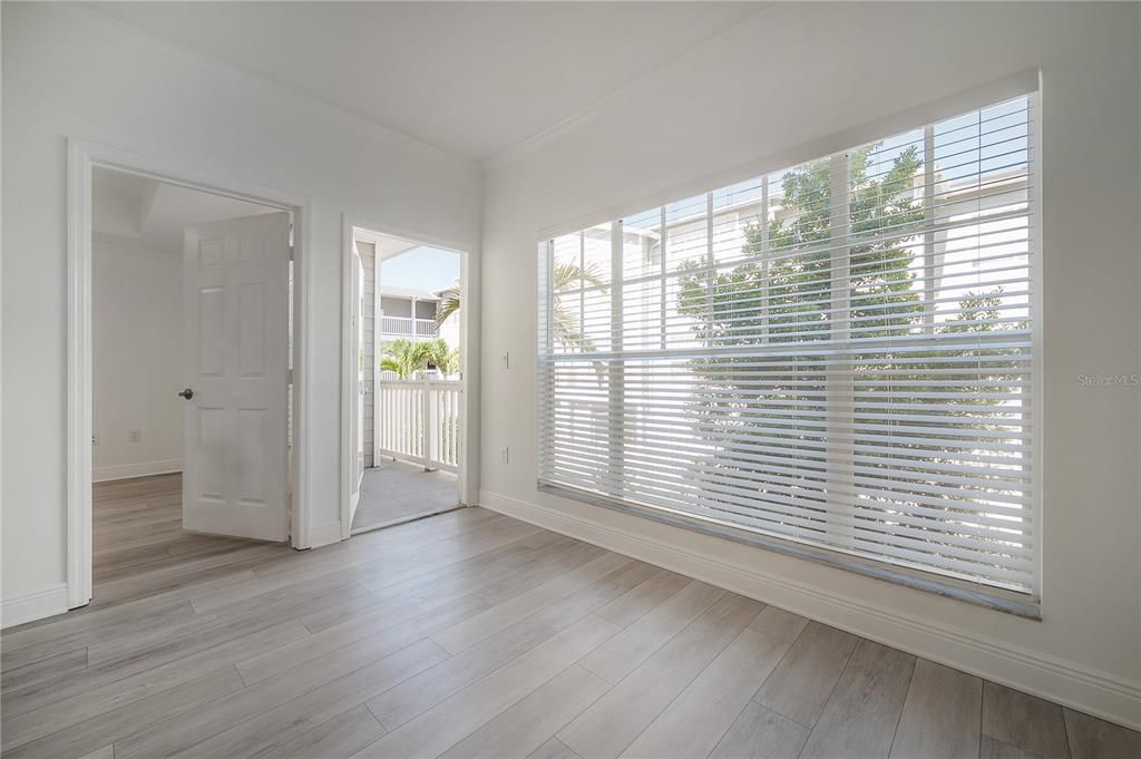 For Rent: $3,200 (2 beds, 2 baths, 938 Square Feet)