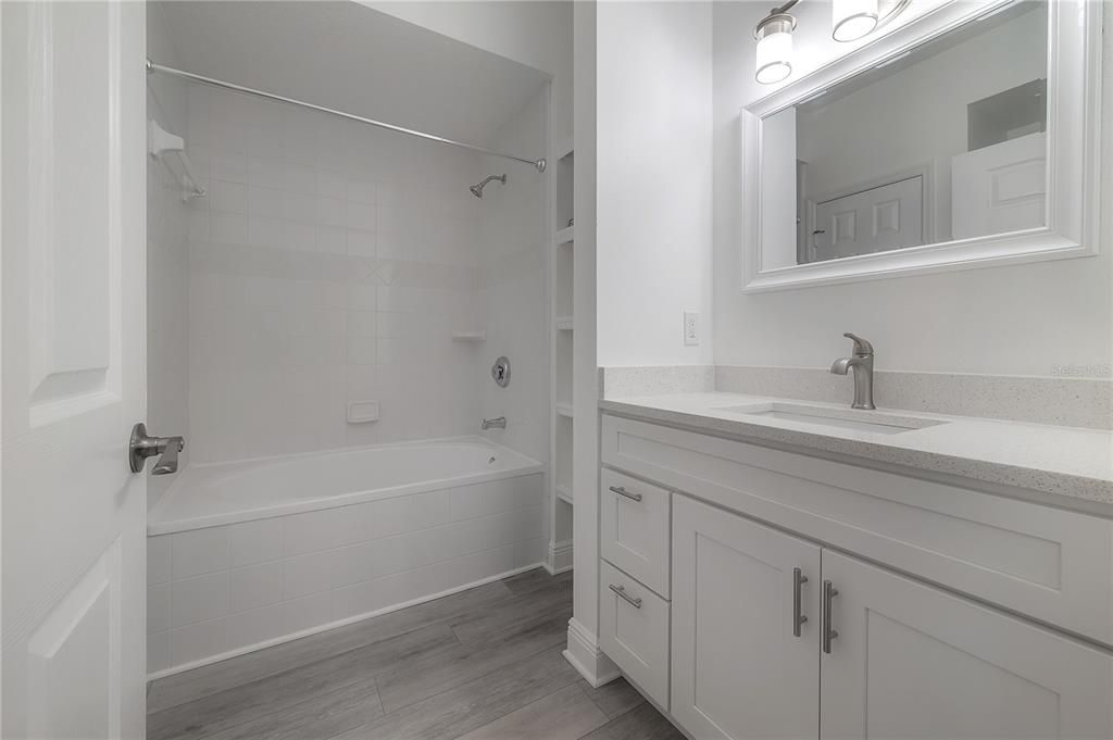 For Rent: $3,200 (2 beds, 2 baths, 938 Square Feet)