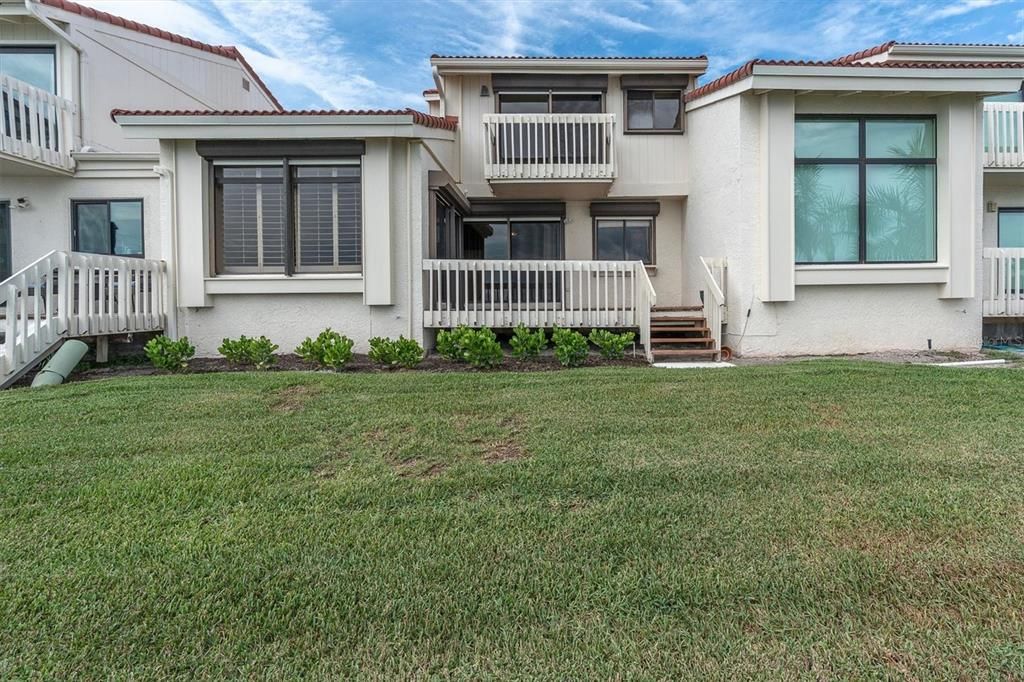 For Sale: $975,000 (3 beds, 2 baths, 1905 Square Feet)