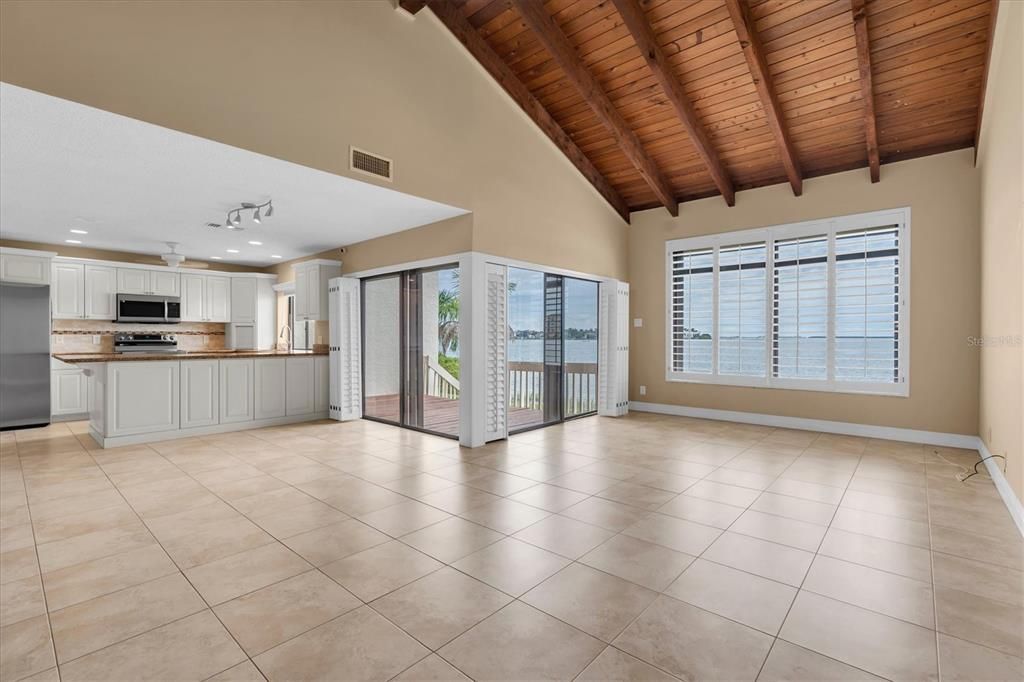 For Sale: $975,000 (3 beds, 2 baths, 1905 Square Feet)