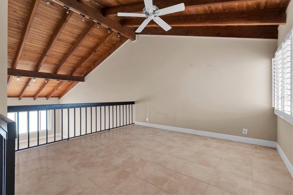 For Sale: $975,000 (3 beds, 2 baths, 1905 Square Feet)