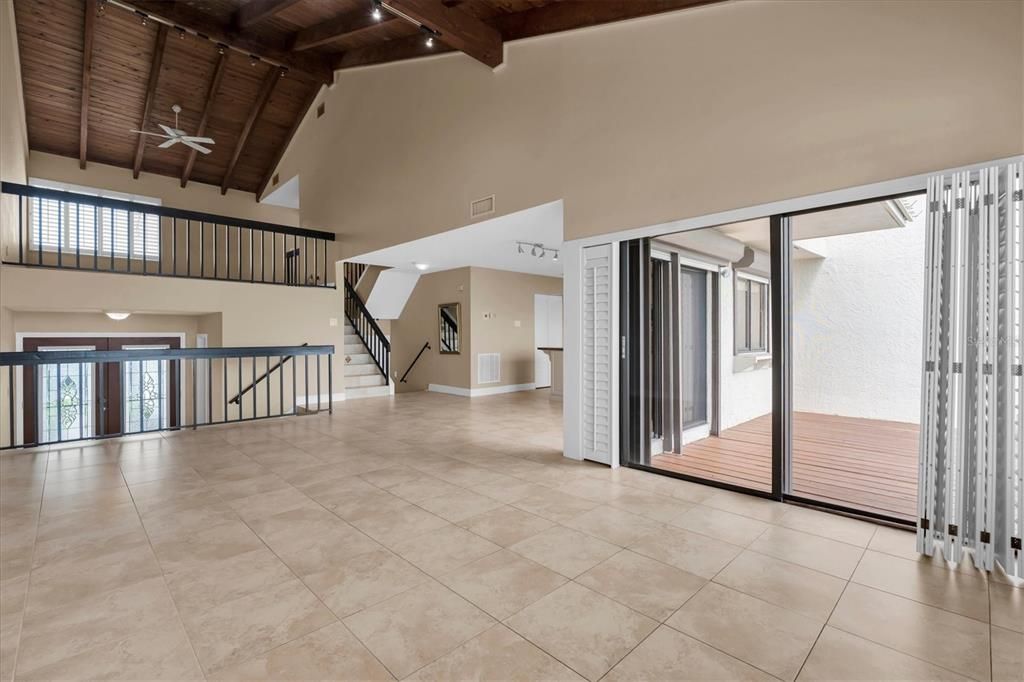 For Sale: $975,000 (3 beds, 2 baths, 1905 Square Feet)