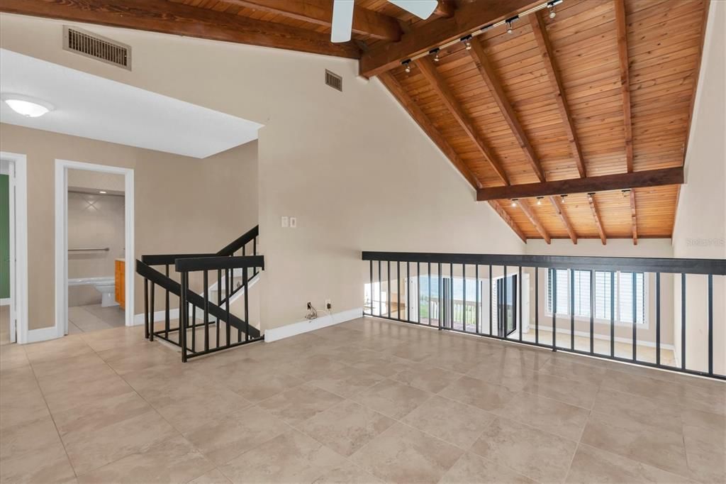 For Sale: $975,000 (3 beds, 2 baths, 1905 Square Feet)