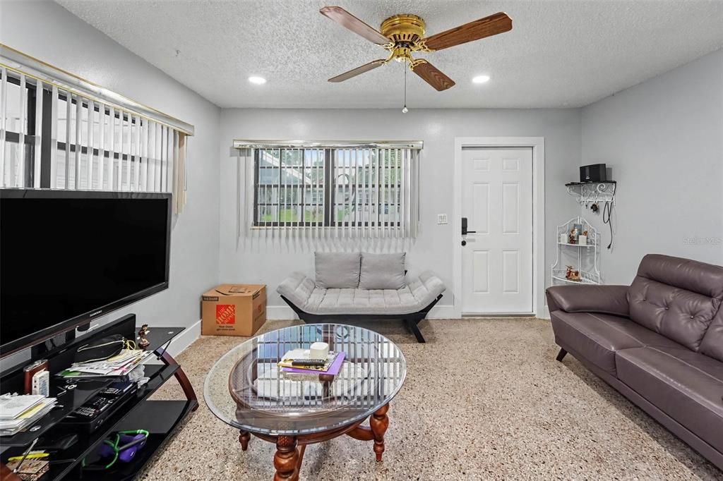 For Sale: $329,990 (3 beds, 2 baths, 1020 Square Feet)