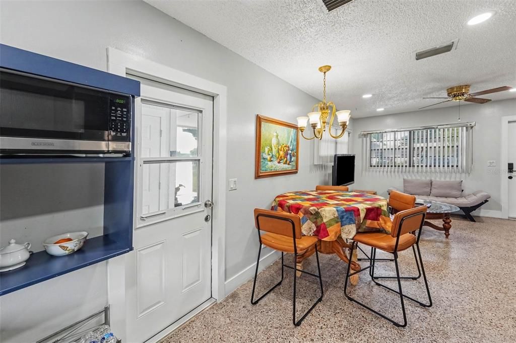 For Sale: $329,990 (3 beds, 2 baths, 1020 Square Feet)
