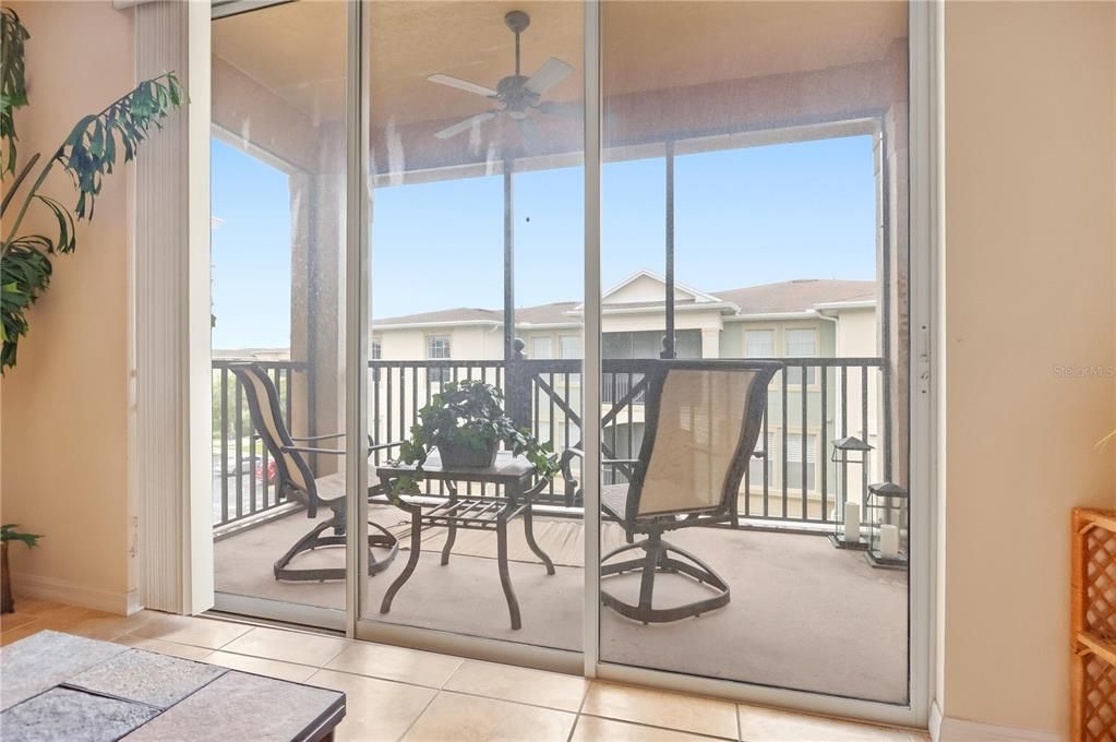 For Sale: $299,997 (2 beds, 2 baths, 1161 Square Feet)