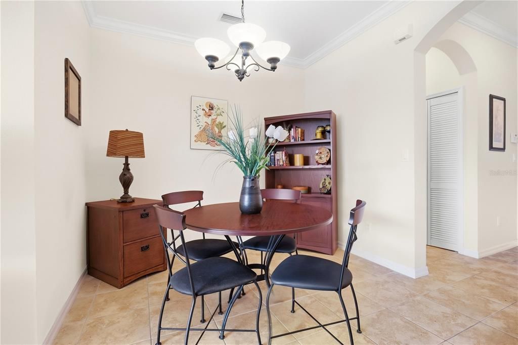For Sale: $299,997 (2 beds, 2 baths, 1161 Square Feet)