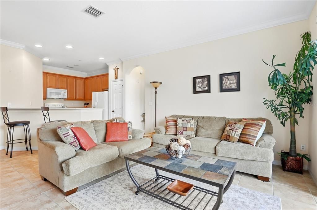 For Sale: $299,997 (2 beds, 2 baths, 1161 Square Feet)