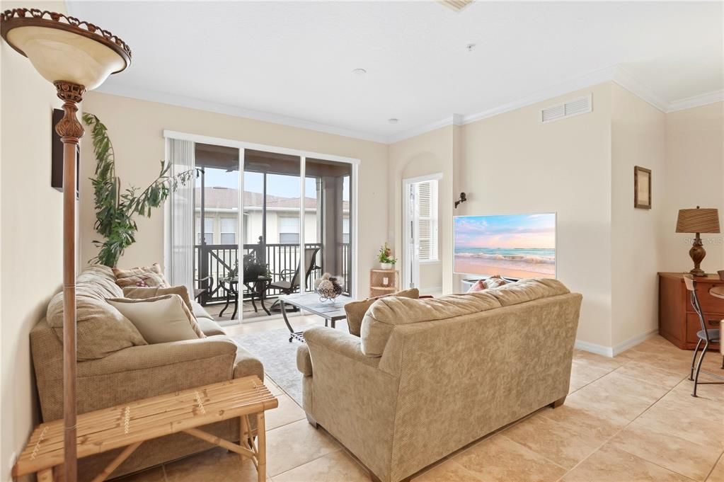 For Sale: $299,997 (2 beds, 2 baths, 1161 Square Feet)